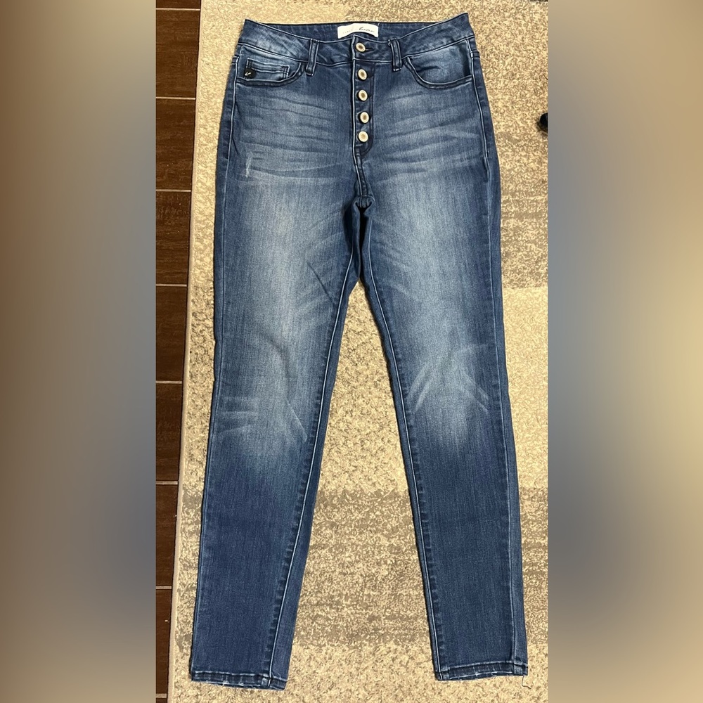 Kancan size 9/28 curvy, skinny. Excellent condition!